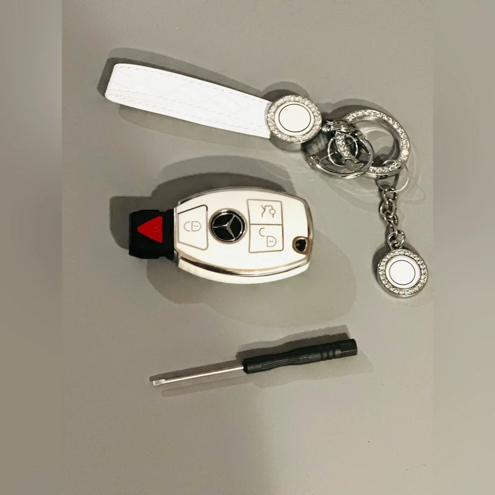 🆕Mercedes Key fob cover & key chain off white&silver